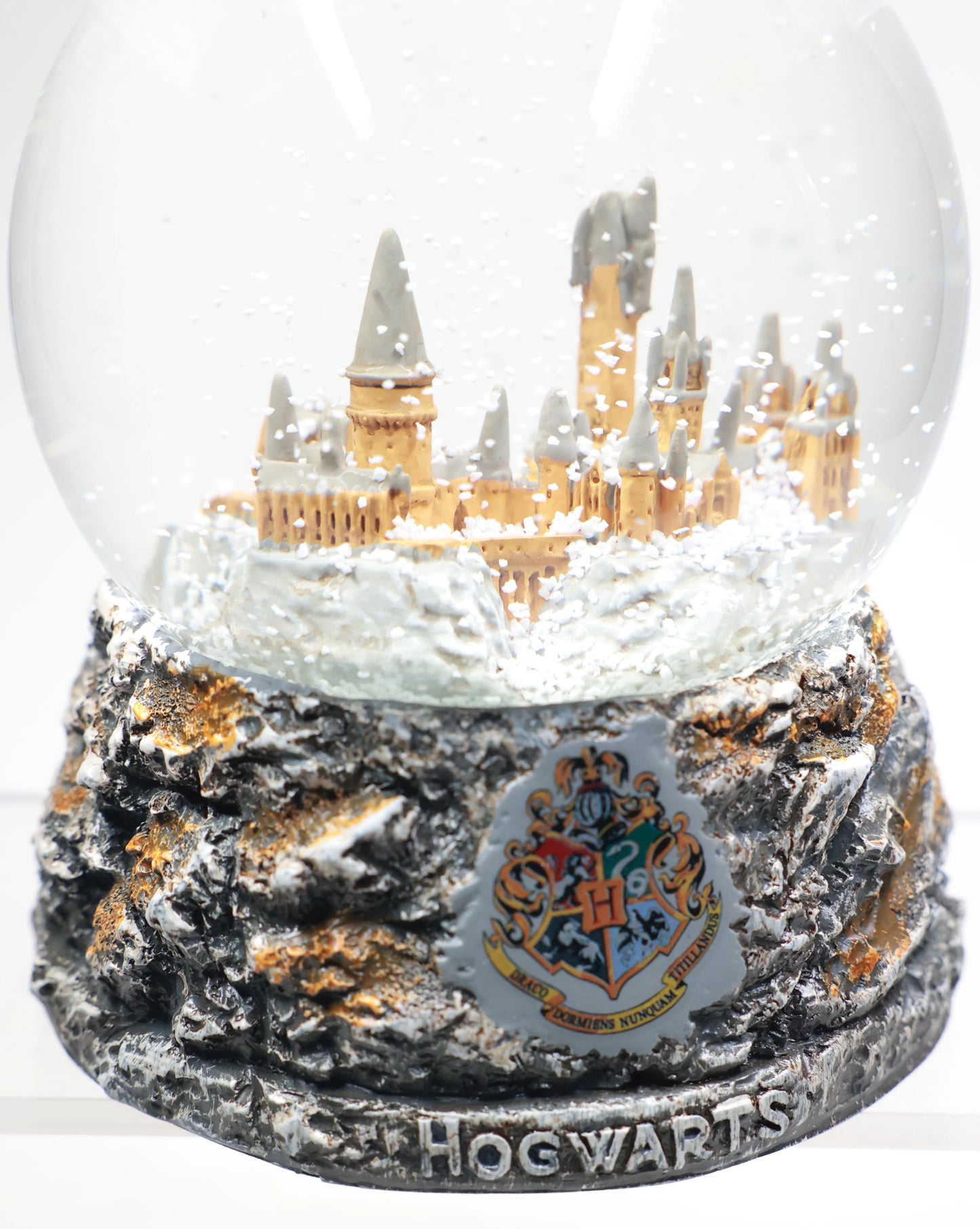 Hogwarts in Snow - Crystal Globe - Harry Potter
