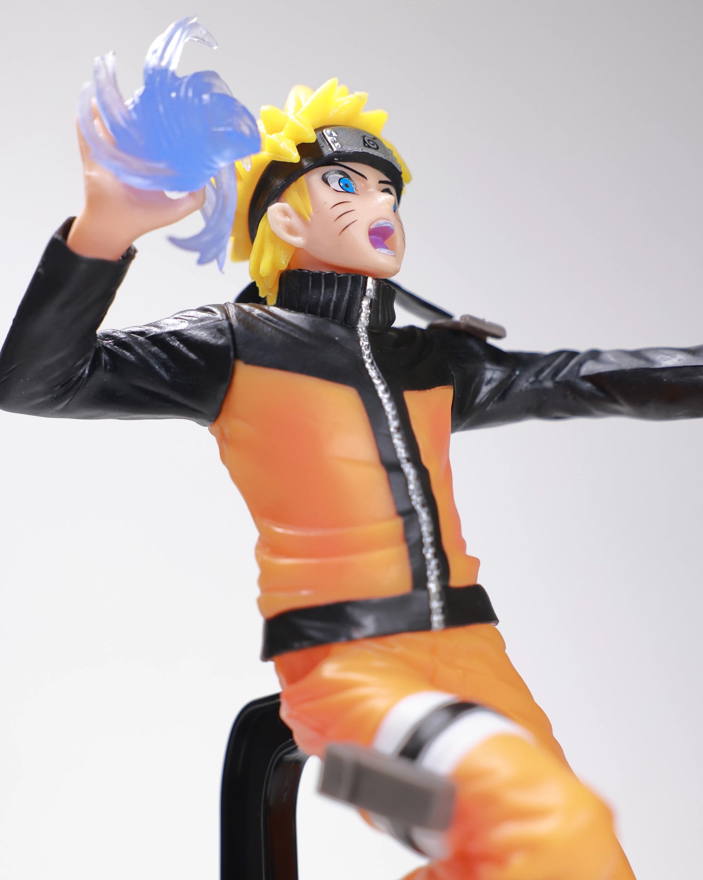 Naruto hurling Rasengan