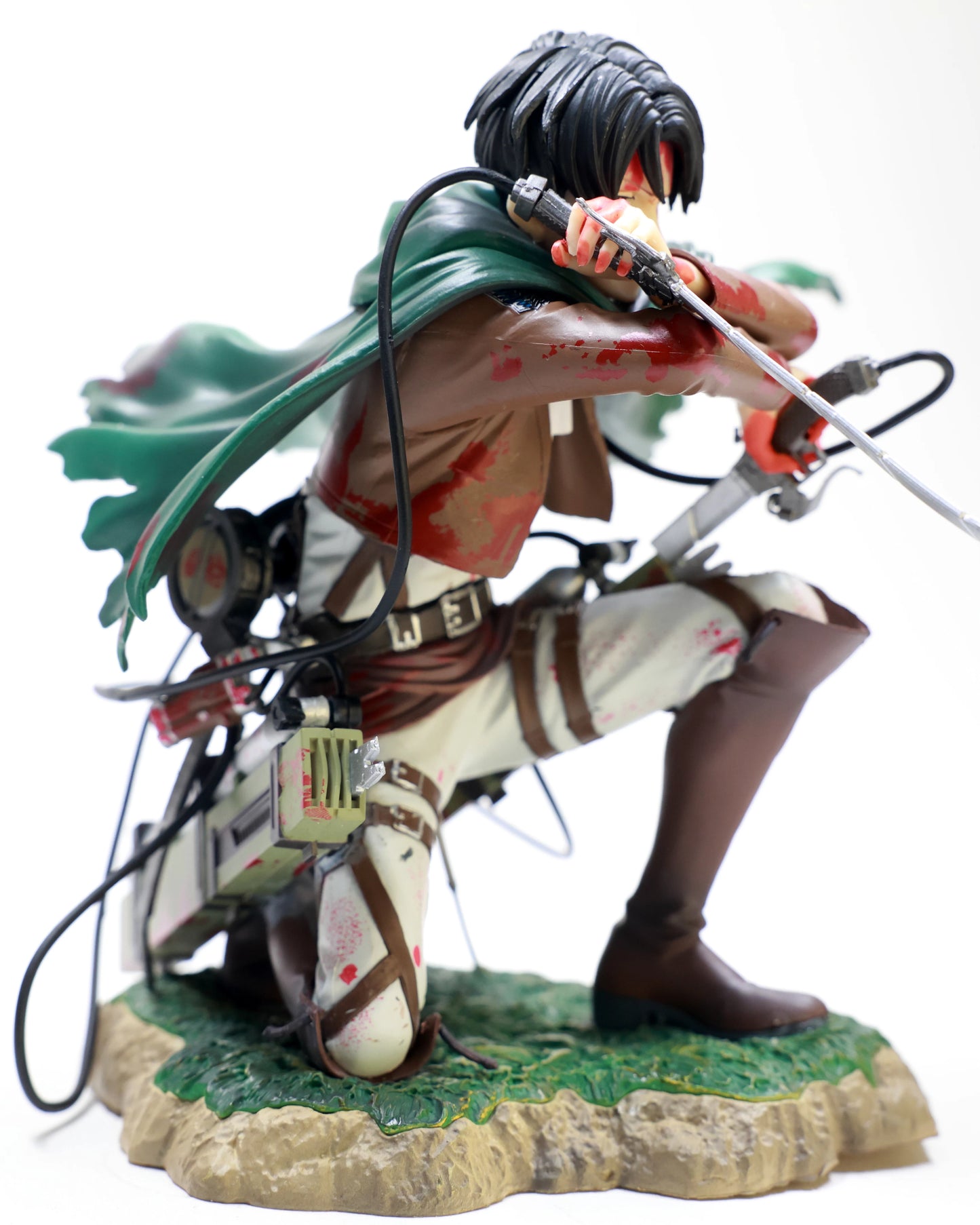 Levi squatting - Attack on Titan